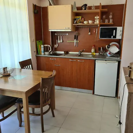 Menada Grand Kamelia Апартамент *