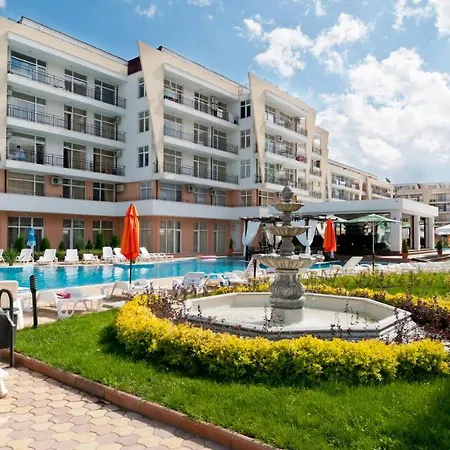 Menada Grand Kamelia Апартамент *